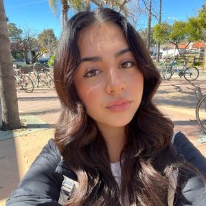 Meet your Posher, Lola